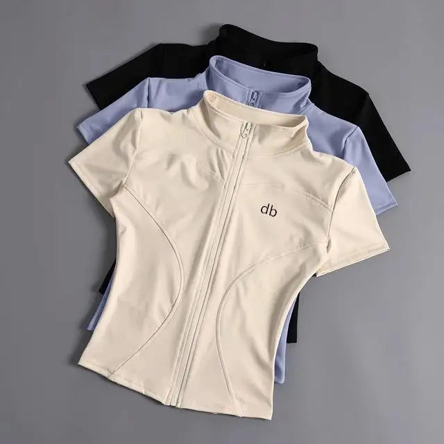 T-shirt zippé manches courtes